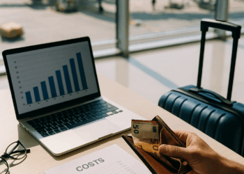 estrategias para disminuir gastos en vuelos durante la temporada alta. – Dimension Turistica Magazine