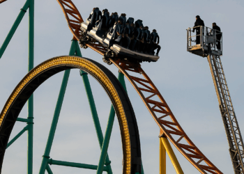 Caos en la Oktoberfest: varias personas, atrapadas a 80 metros de altura en un carrusel por un fallo