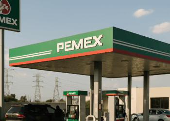 Energía le revoca el permiso, pero gasolinera de Pemex sigue operando como si nada en Puebla