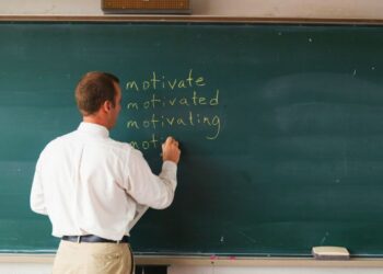 Alumnos del Cetis 78 de Tamaulipas golpean a director del plantel