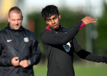 Flick confirmó la baja de Lamine Yamal y señaló a Luis de la Fuente