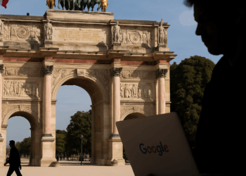Francia multa a Google con 381 millones de dólares por infringir a usuarios