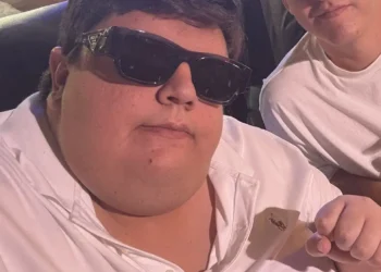 Influencer mexicano pierde cerca de 2 millones de pesos por apostarle a Canelo Álvarez