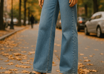 Los jeans anchos que se llevan con sandalias de plataforma son lo último en moda para el otoño de 2025 – Dimension Turistica Magazine