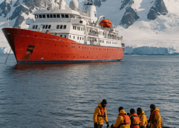 El MS Expedition vuelve a Sudamérica para travesías antárticas tras su mantenimiento en España. – Dimension Turistica Magazine