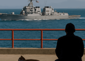 Pekín denuncia paso de buques militares de EU y Reino Unido en el estrecho de Taiwán