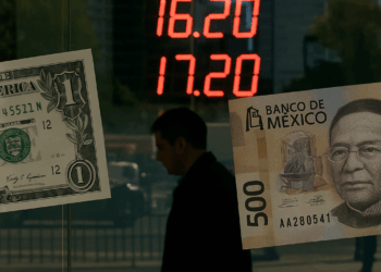 Peso mexicano avanza en la última sesión de la semana por el debilitamiento del dólar