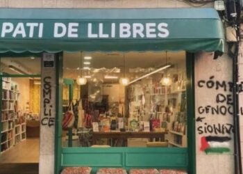Unas pintadas antisemitas en una librería de Barcelona provocan la condena de la comunidad judía