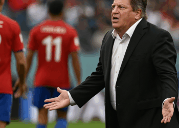 Piojo Herrera critica la actitud de Costa Rica