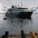 Ushuaia da la bienvenida al ‘Magellan Explorer’, el primer barco de crucero hacia la Antártida de la temporada 2025-2026.