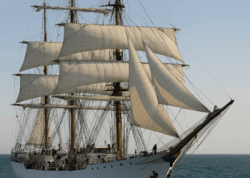 El Caballero de los Mares reinicia su viaje de capacitación naval. – Dimension Turistica Magazine