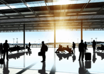 Asur compra aeropuertos de Motiva por 2,600 mdd