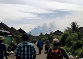 Más de mil evacuados en Indonesia por la erupción de volcán cerca de Bali