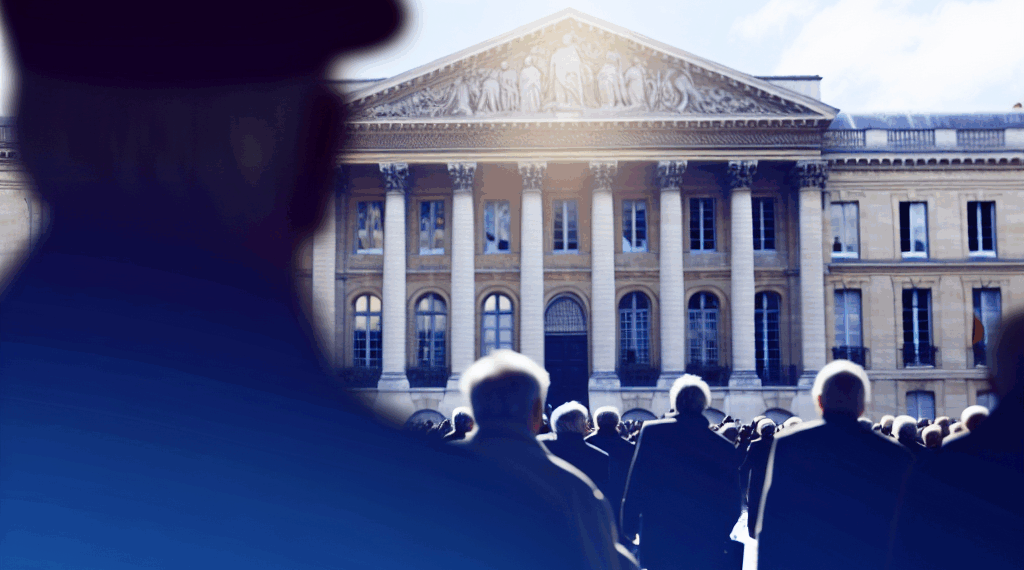 El Parlamento francés vota a favor de la suspensión de la reforma de las pensiones