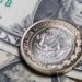 Peso mexicano avanza frente al dólar por expectativas de reapertura del gobierno de EU