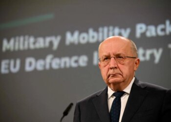 Andrius Kubilius, comisario de Defensa: "Rusia puede lanzar con facilidad drones sobre los aeropuertos españoles y dañar a la industria del turismo"