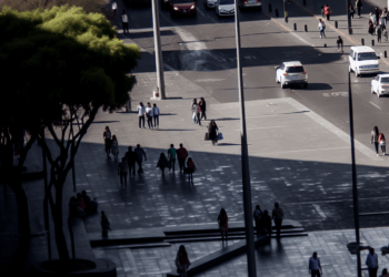 Sheinbaum sufre acoso de un hombre que la besó y tocó al caminar por el centro de CDMX