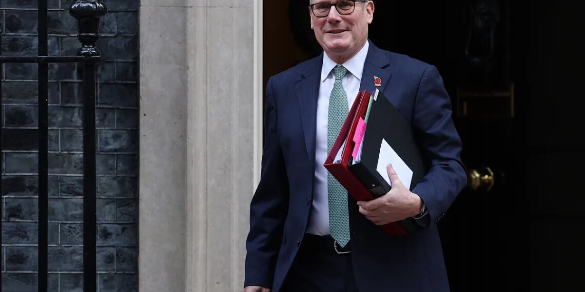 Starmer afronta una crisis de liderazgo alentada por su propio equipo de Gobierno