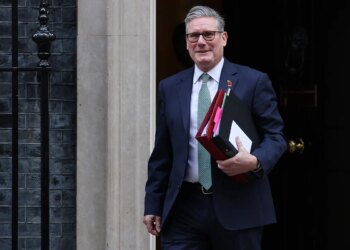 Starmer afronta una crisis de liderazgo alentada por su propio equipo de Gobierno