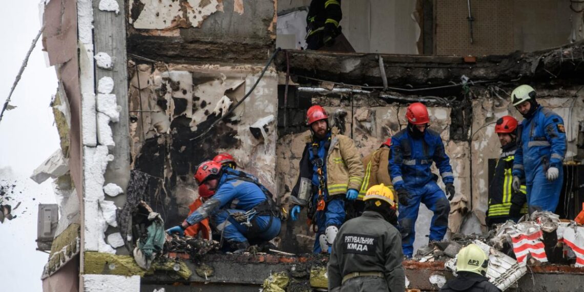 Drones y misiles rusos caen sobre Ucrania antes de la reunión entre Zelenski y Trump