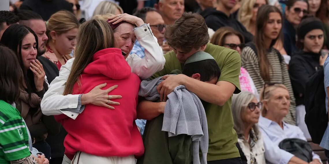 El terrorista de Bondi Beach despierta del coma