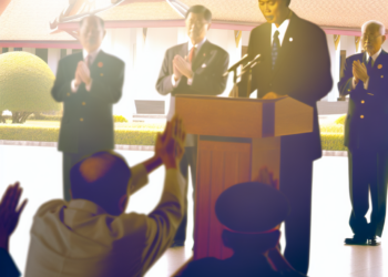 Vladimir Putin rinde homenaje a Gandhi en India después de amenazar a Europa