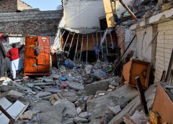 La explosión de una bombona mata a los novios y otras seis personas en una boda en Pakistán