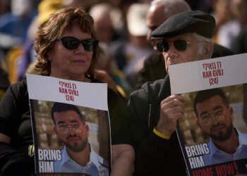 El ejército israelí busca el cuerpo del último rehén en un cementerio al norte de Gaza