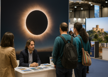 Explorando el turismo consciente y el fenómeno del eclipse total de 2026 en Fitur. – Dimension Turistica Magazine