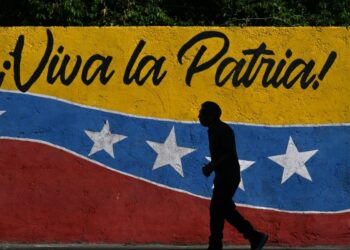 Venezuela libera a 400 presos y presenta excarcelaciones como gesto de paz