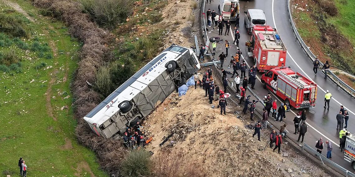 Dieciséis muertos y 30 heridos en dos accidentes de tráfico en Turquía