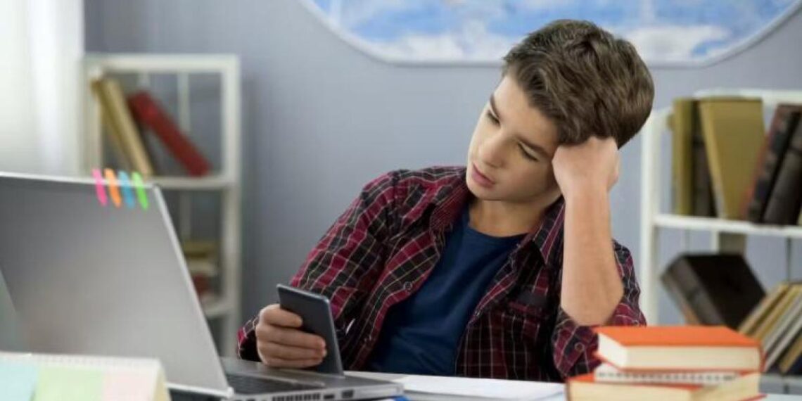 España también planea prohibir el acceso a las redes sociales a los menores de 16 años