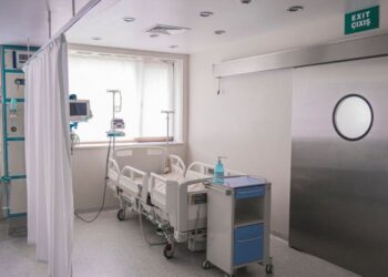 Explosivo lesiona a custodio en el prisión del Edomex