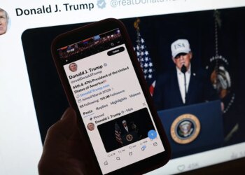 Irán lanza ataques contra fuerzas de EEUU en Bahréin, Qatar, EAU y Kuwait en respuesta a los bombardeos coordinados con Israel