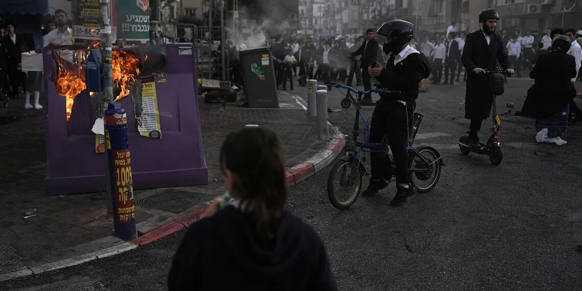 Disturbios de ultraortodoxos en Israel con dos mujeres soldado atacadas y 22 detenidos