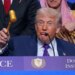 Trump sugiere que podría tomar una decisión sobre atacar a Irán en unos "diez días"