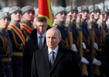 Un ataque ruso mata a dos personas en Zaporiyia mientras Ucrania busca avanzar en las conversaciones de paz