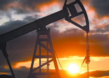 Petróleo Brent vuelve a superar los 100 dólares por barril tras nuevos ataques de Irán