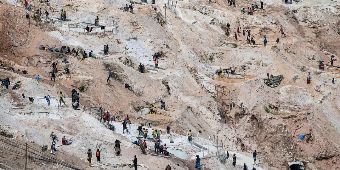 Mueren al menos 300 personas en un nuevo derrumbe en una zona minera en República Democrática del Congo