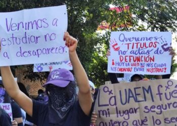 Estudiantes reportan amenazas tras feminicidios de Karol y Kimberly