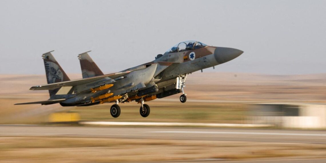 Kuwait derriba aviones de combate F-15 estadounidenses en incidente de fuego amigo