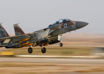 Kuwait derriba aviones de combate F-15 estadounidenses en incidente de fuego amigo