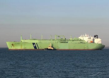 Rusia amenaza con represalias tras el ataque a su buque de gas licuado en el Mediterráneo