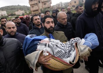 Fuerzas israelíes matan a dos niños y a sus padres en Cisjordania: "El vehículo estaba acribillado a balazos"