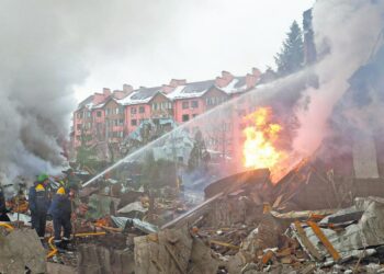 Ataques rusos dejan 16 muertos en toda Ucrania en el peor ataque de 2026