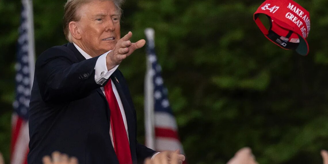 Rebelión en el mundo MAGA para destituir a Donald Trump: "Es un lunático genocida"