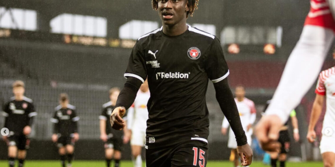 Sale del coma el jugador del Midtjylland cuya "vida corrió peligro" tras ser apuñalado