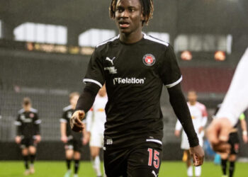 Sale del coma el jugador del Midtjylland cuya "vida corrió peligro" tras ser apuñalado