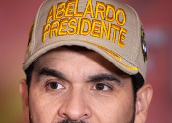 Abelardo de la Espriella, candidato presidencial colombiano: "Gustavo Petro y sus cómplices han destruido el país"