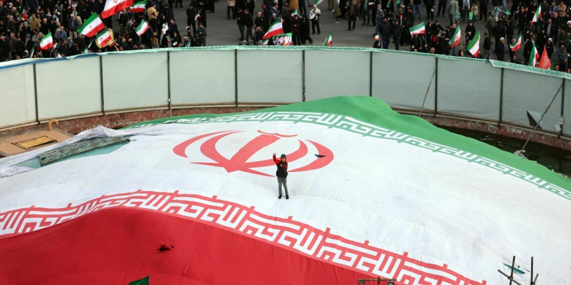 Irán anuncia una nueva andanada de ataques contra Israel y bases de Estados Unidos en el Golfo